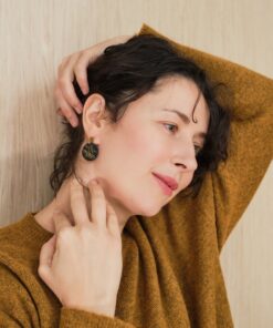 Alternative view of Voima-korvakorut, musta-kulta